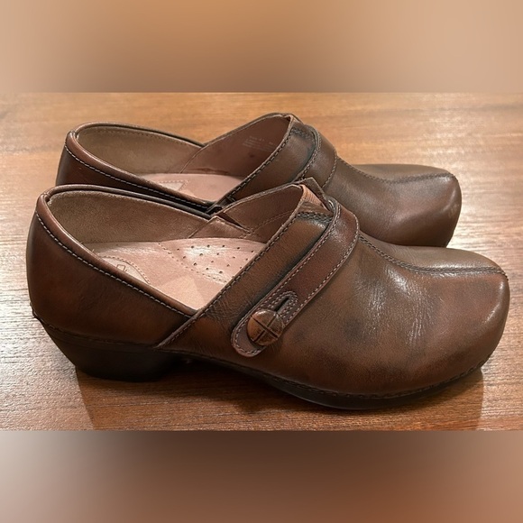 Dansko Solstice‎ Button Strap Clogs Mules Brown Slip-On Size 41 US 10.5/11 - Picture 3 of 7